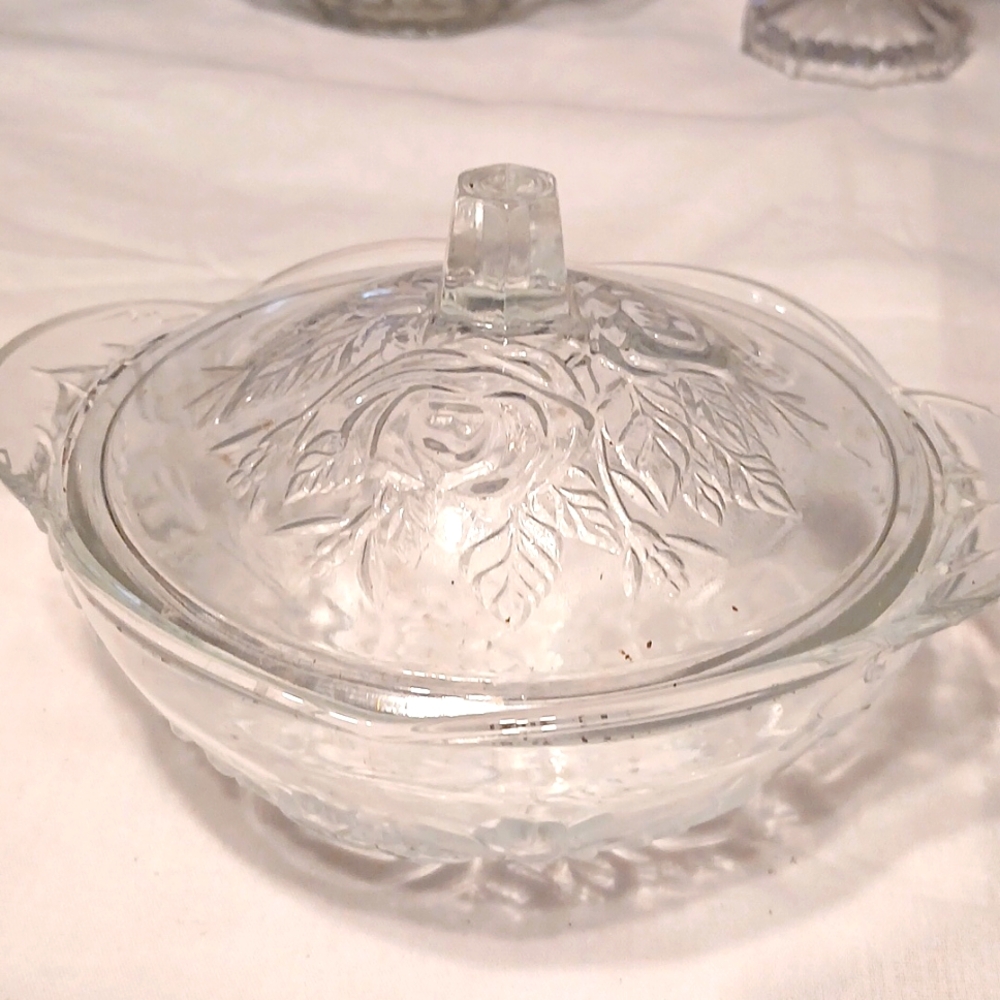 VINTAGE PRESSED ROSES PATTERN GLASS CANDY DISH JAR WITH LID 5 1/2” DIAMETER